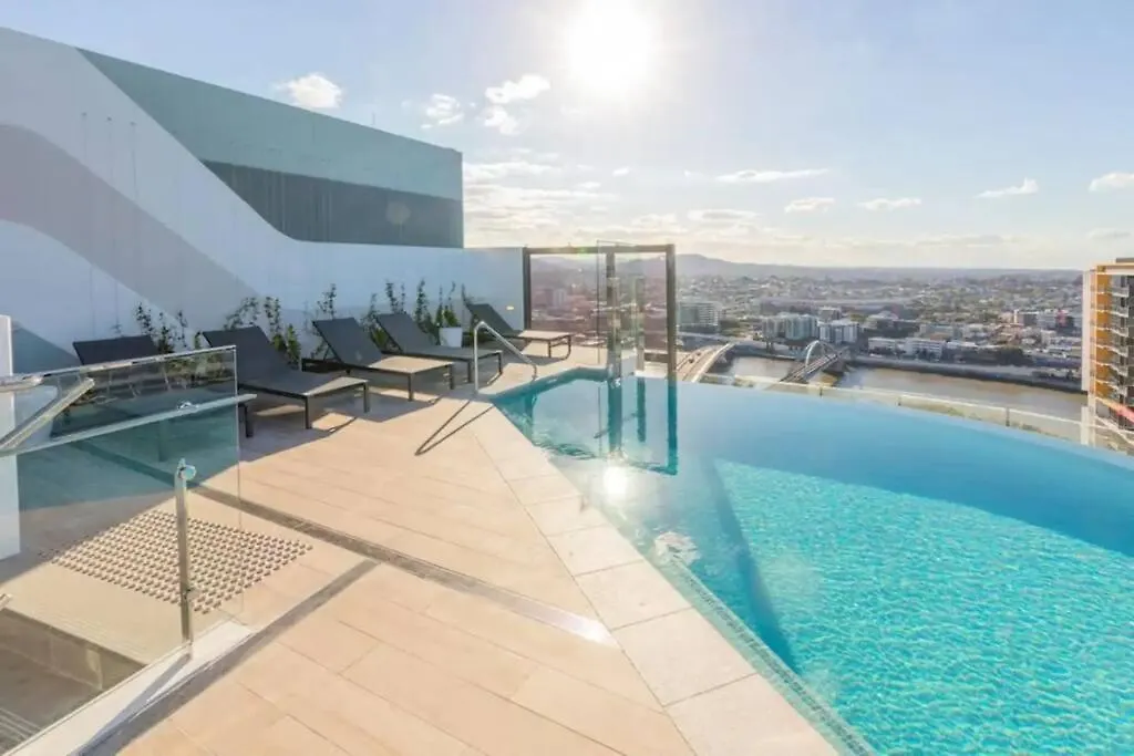 Modern Style River View 2 Bedroom Apartment With Parking ブリスベン 0*,