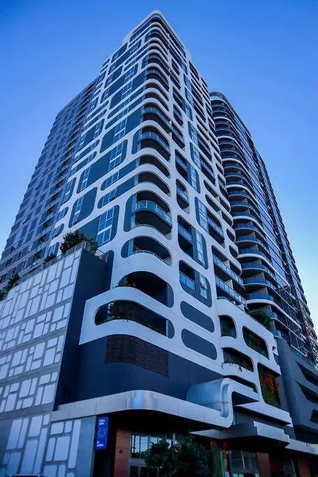 Modern Style River View 2 Bedroom Apartment With Parking ブリスベン 0*,  オーストラリア