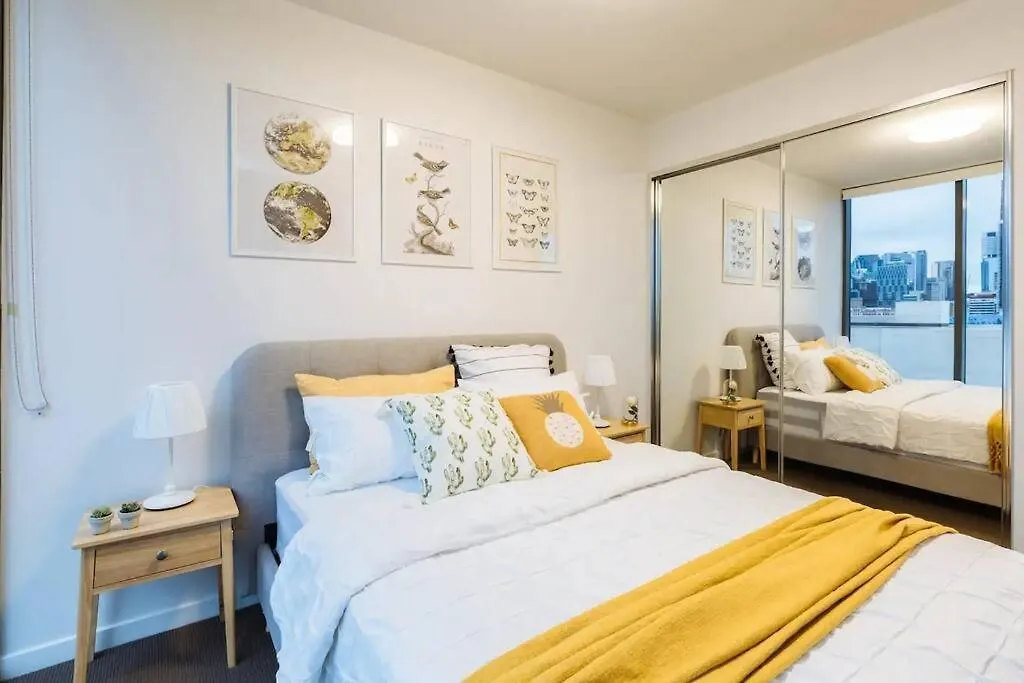 Modern Style River View 2 Bedroom Apartment With Parking ブリスベン