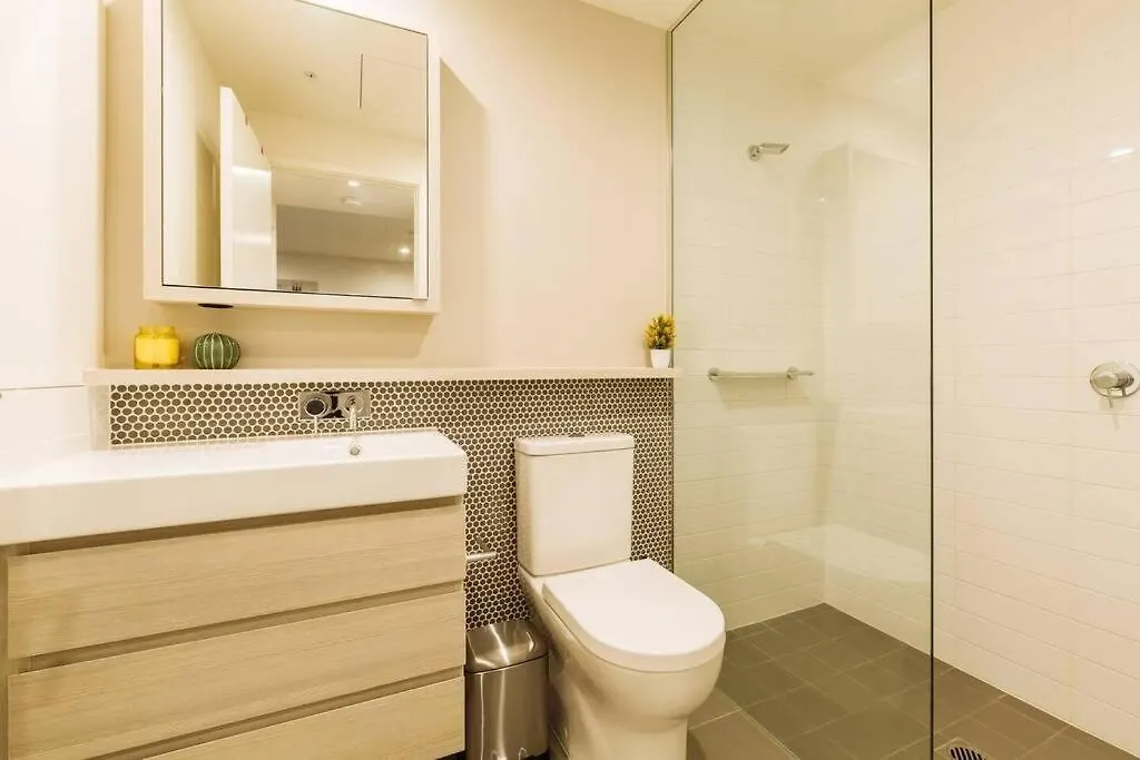 Modern Style River View 2 Bedroom Apartment With Parking ブリスベン